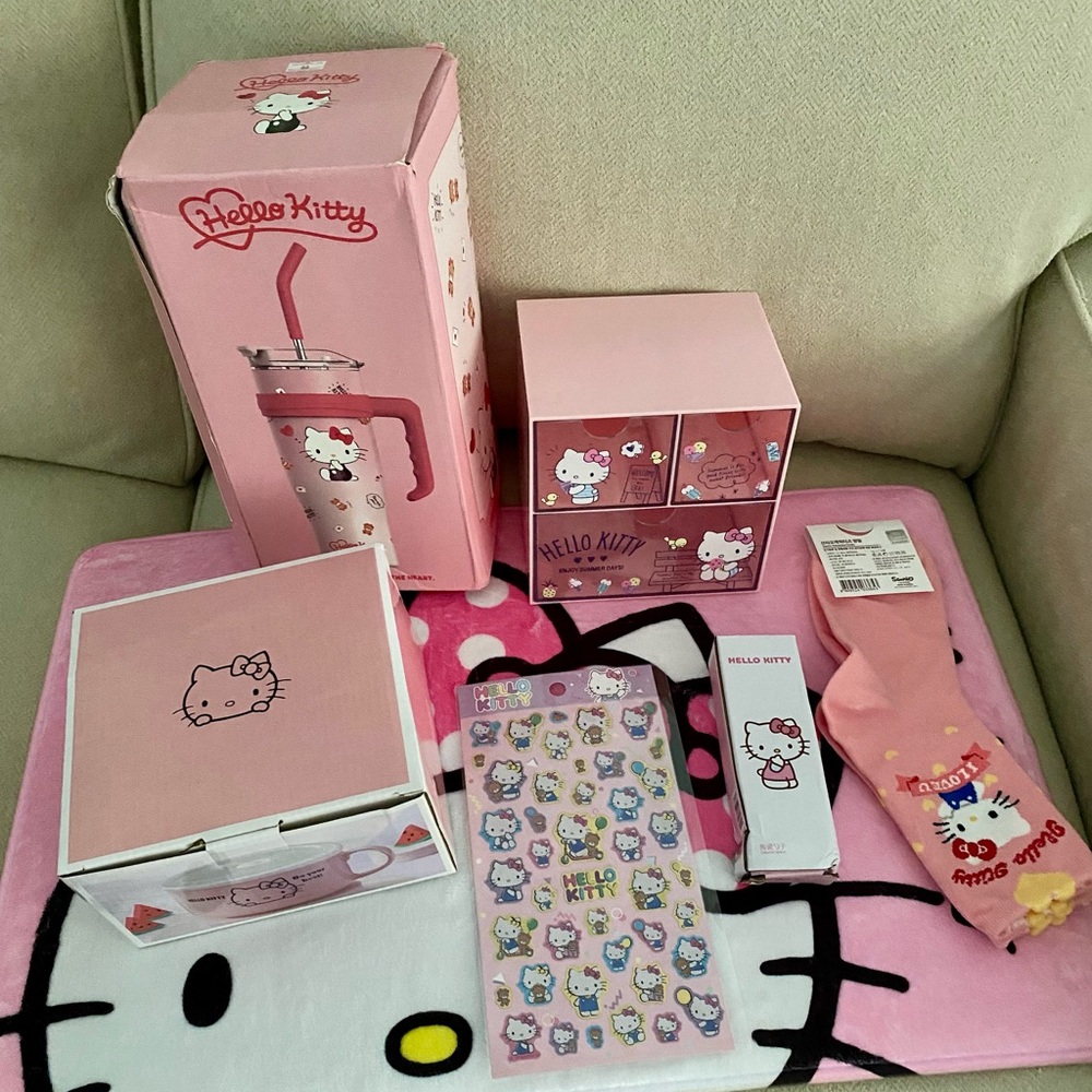 Hello Kitty Bundle